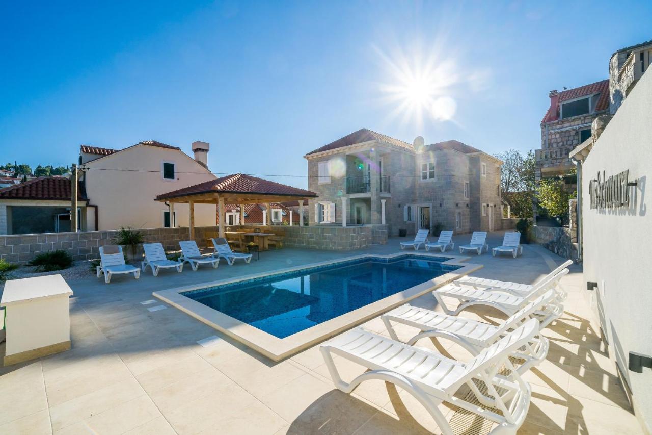 Residence & Pool Villa Schwarz Suites 챠브타트 외부 사진