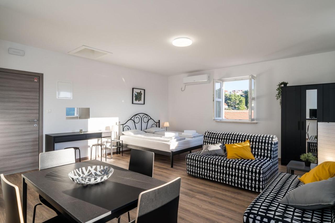Residence & Pool Villa Schwarz Suites 챠브타트 객실 사진