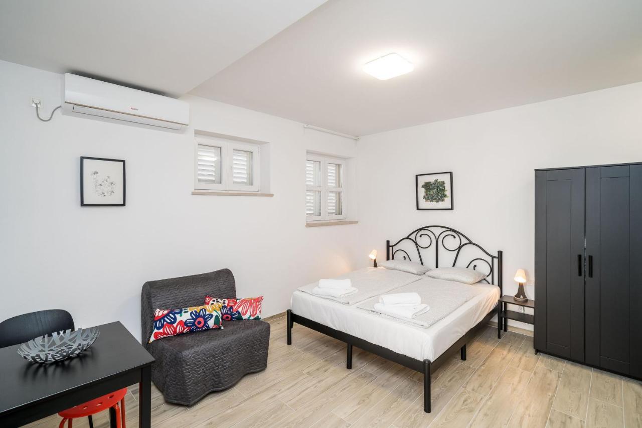 Residence & Pool Villa Schwarz Suites 챠브타트 외부 사진