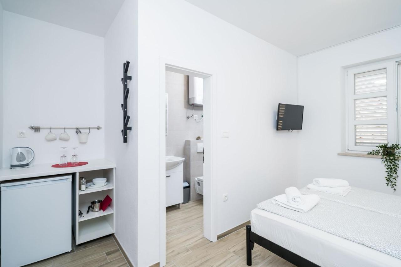 Residence & Pool Villa Schwarz Suites 챠브타트 외부 사진