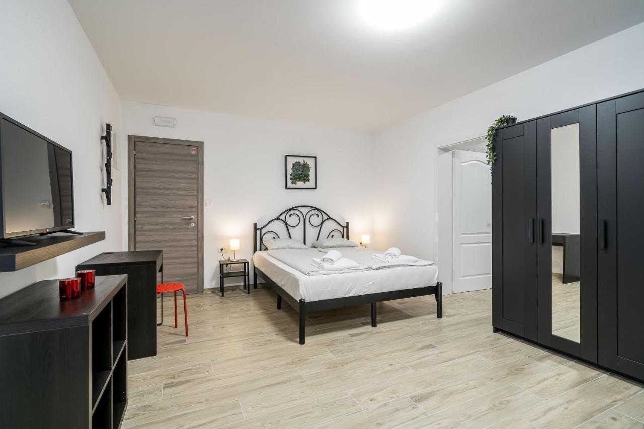 Residence & Pool Villa Schwarz Suites 챠브타트 외부 사진