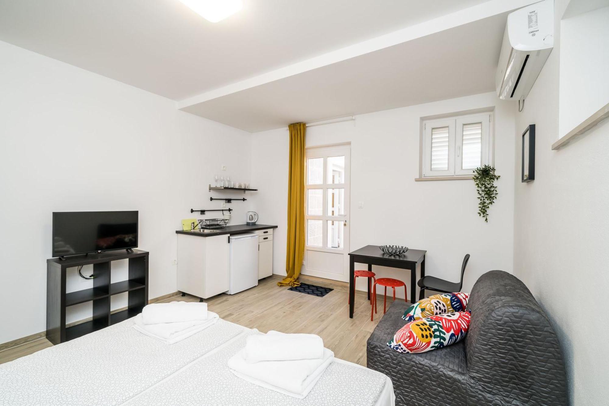 Residence & Pool Villa Schwarz Suites 챠브타트 객실 사진
