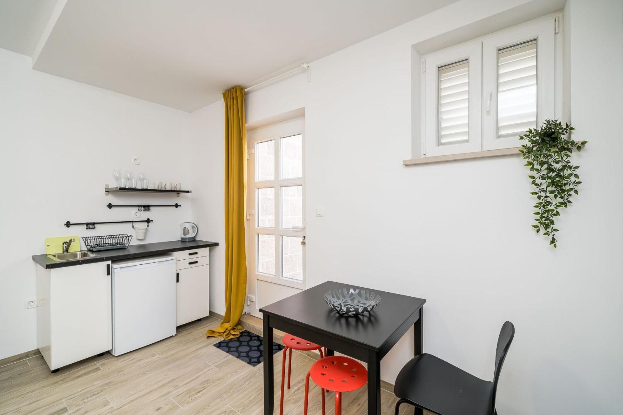 Residence & Pool Villa Schwarz Suites 챠브타트 객실 사진