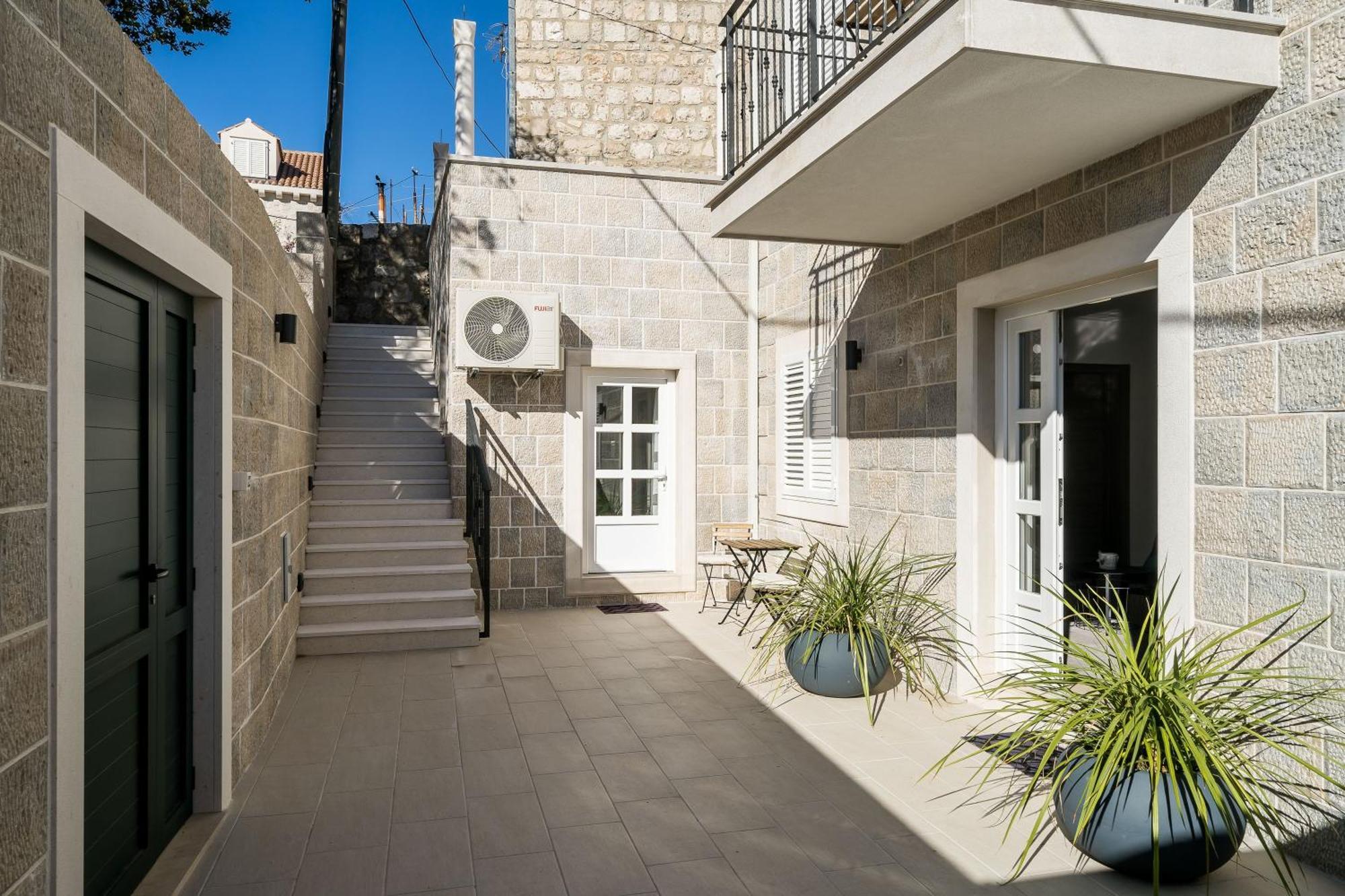 Residence & Pool Villa Schwarz Suites 챠브타트 객실 사진