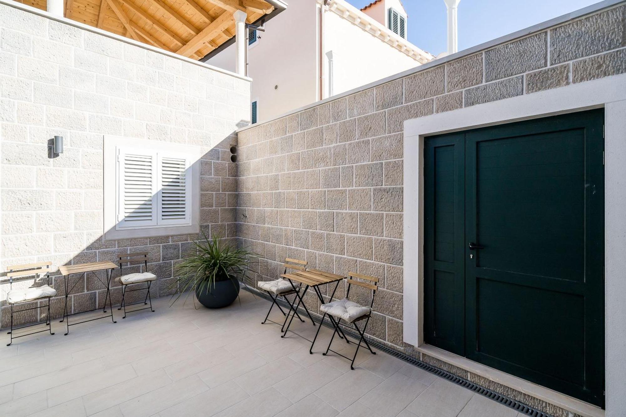 Residence & Pool Villa Schwarz Suites 챠브타트 객실 사진